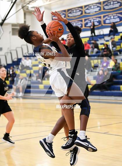 Thumbnail 3 in Riverdale Baptist vs. Archbishop Mitty (Nike Tournament of Champions)  photogallery.