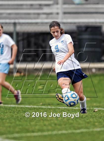 Thumbnail 2 in East Jackson vs. James Clemens (Southern Invitational Shootout 2016) photogallery.