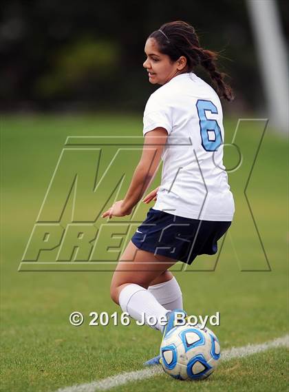 Thumbnail 1 in East Jackson vs. James Clemens (Southern Invitational Shootout 2016) photogallery.