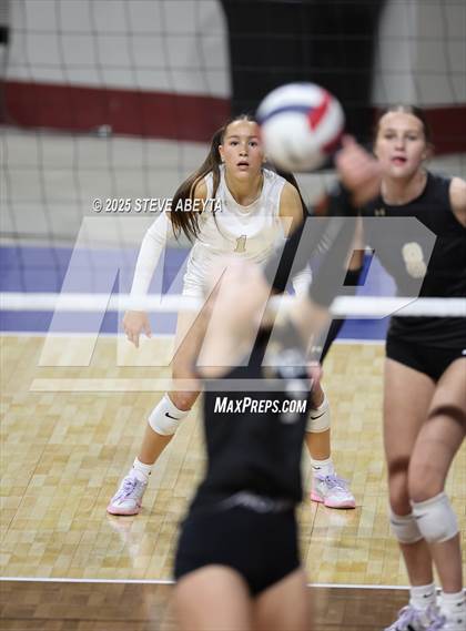 Thumbnail 2 in Battle Mountain vs. Mead (CHSAA 4A First Round) photogallery.
