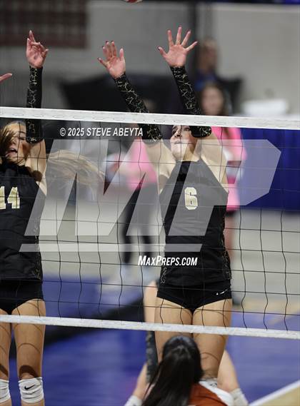 Thumbnail 1 in Battle Mountain vs. Mead (CHSAA 4A First Round) photogallery.