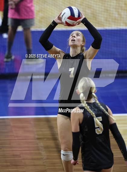 Thumbnail 3 in Battle Mountain vs. Mead (CHSAA 4A First Round) photogallery.