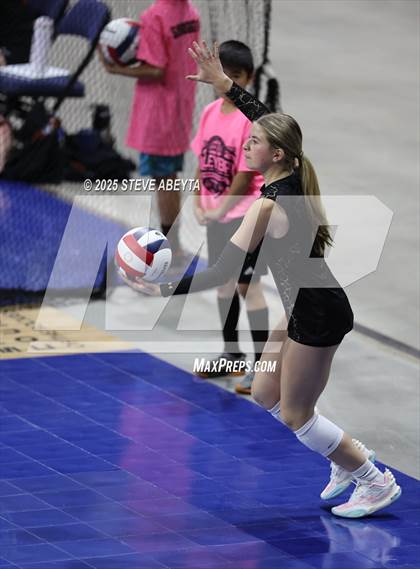 Thumbnail 2 in Battle Mountain vs. Mead (CHSAA 4A First Round) photogallery.