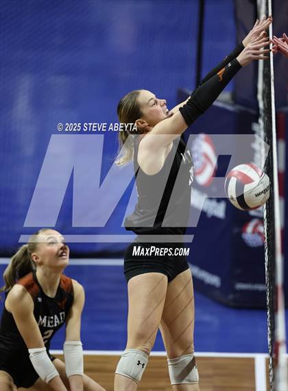 Thumbnail 1 in Battle Mountain vs. Mead (CHSAA 4A First Round) photogallery.