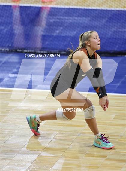 Thumbnail 3 in Battle Mountain vs. Mead (CHSAA 4A First Round) photogallery.