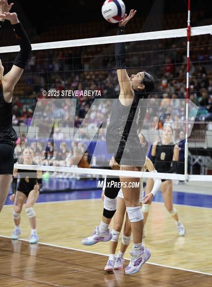 Thumbnail 1 in Battle Mountain vs. Mead (CHSAA 4A First Round) photogallery.