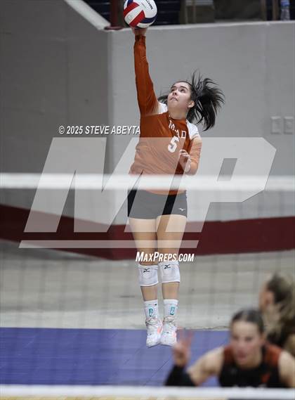 Thumbnail 3 in Battle Mountain vs. Mead (CHSAA 4A First Round) photogallery.