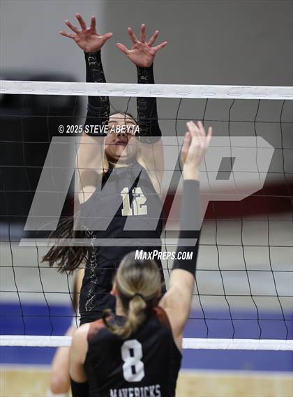 Thumbnail 3 in Battle Mountain vs. Mead (CHSAA 4A First Round) photogallery.