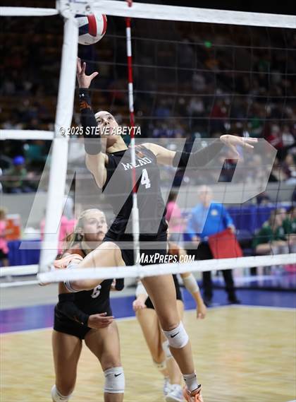 Thumbnail 2 in Battle Mountain vs. Mead (CHSAA 4A First Round) photogallery.