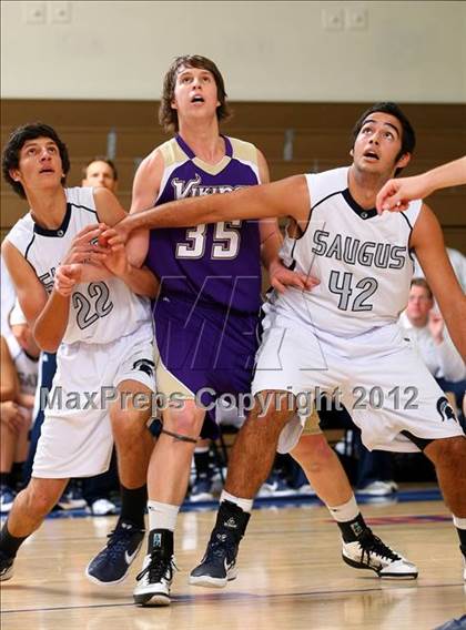 Thumbnail 3 in Valencia vs. Saugus (Chaminade Holiday Classic) photogallery.