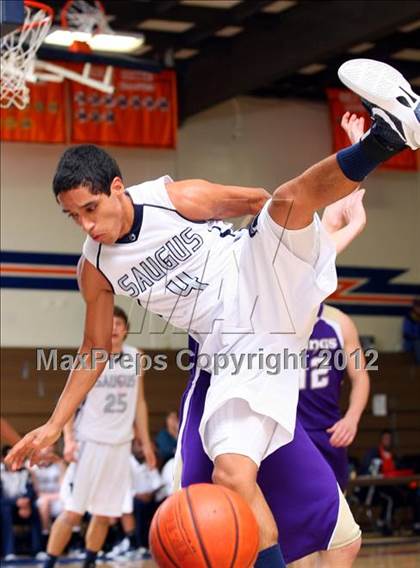 Thumbnail 1 in Valencia vs. Saugus (Chaminade Holiday Classic) photogallery.