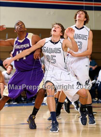 Thumbnail 2 in Valencia vs. Saugus (Chaminade Holiday Classic) photogallery.