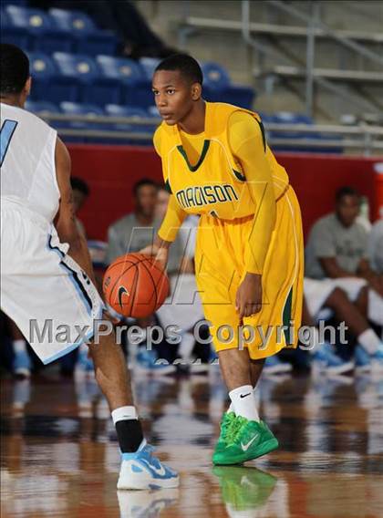 Thumbnail 1 in Madison @ Seguin (Thanksgiving Hoopfest) photogallery.