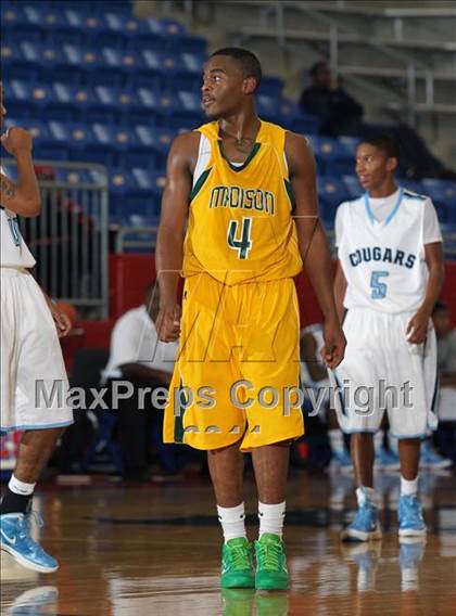 Thumbnail 3 in Madison @ Seguin (Thanksgiving Hoopfest) photogallery.