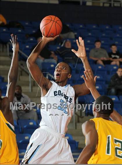 Thumbnail 3 in Madison @ Seguin (Thanksgiving Hoopfest) photogallery.