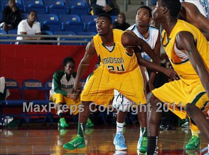 Thumbnail 2 in Madison @ Seguin (Thanksgiving Hoopfest) photogallery.