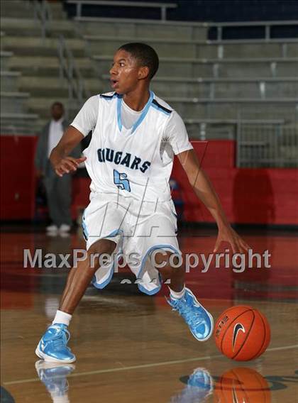 Thumbnail 1 in Madison @ Seguin (Thanksgiving Hoopfest) photogallery.