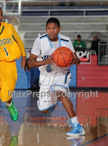 Thumbnail 3 in Madison @ Seguin (Thanksgiving Hoopfest) photogallery.