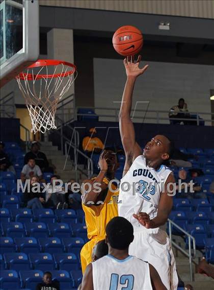 Thumbnail 2 in Madison @ Seguin (Thanksgiving Hoopfest) photogallery.