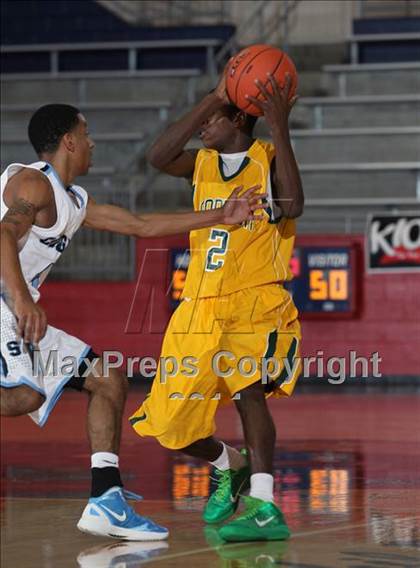 Thumbnail 3 in Madison @ Seguin (Thanksgiving Hoopfest) photogallery.