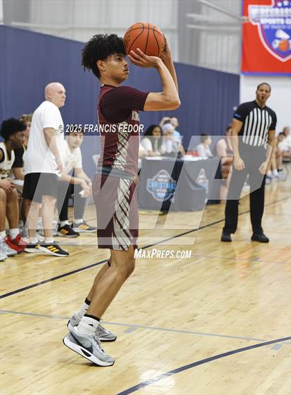 Thumbnail 1 in Dobyns-Bennett @ Montour (Tampa Bay Christmas Invitational) photogallery.