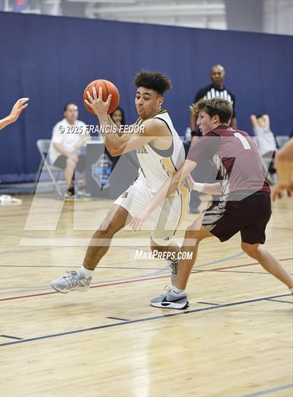 Thumbnail 3 in Dobyns-Bennett @ Montour (Tampa Bay Christmas Invitational) photogallery.