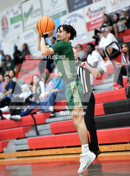 Thumbnail 1 in Lake Howell vs Fleming Island (New Year's Shootout at New Smyrna Beach) photogallery.