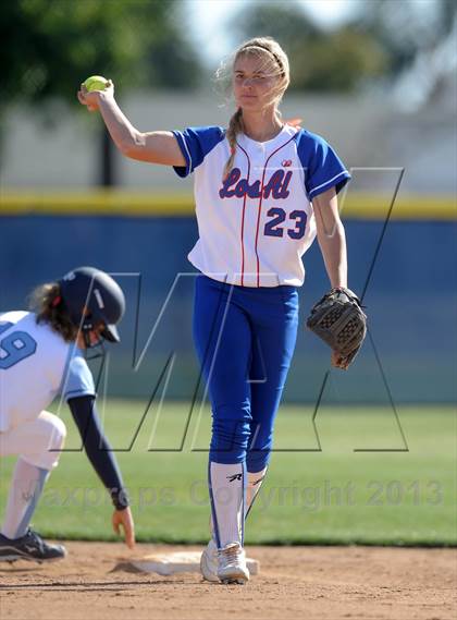 Thumbnail 3 in Los Alamitos @ Marina photogallery.