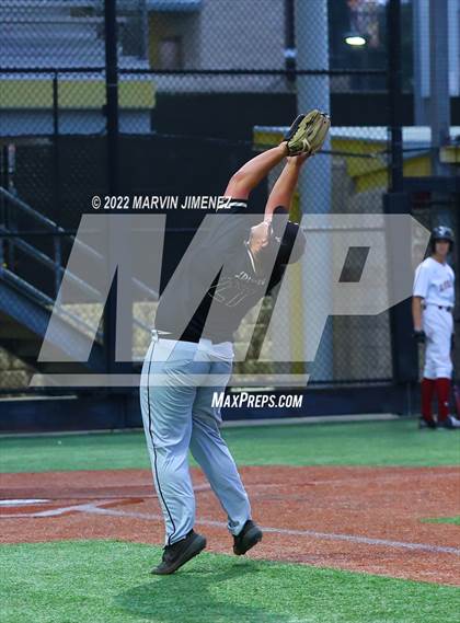 Thumbnail 2 in Oaks Christian vs Calabasas photogallery.