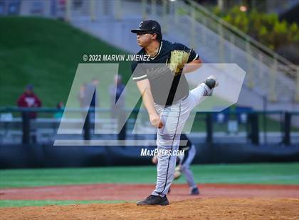 Thumbnail 3 in Oaks Christian vs Calabasas photogallery.