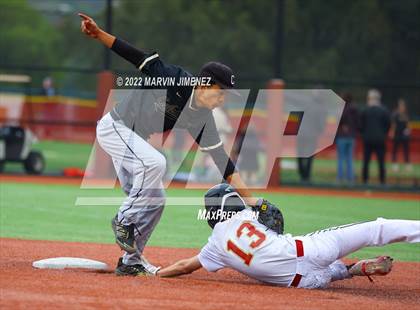 Thumbnail 3 in Oaks Christian vs Calabasas photogallery.