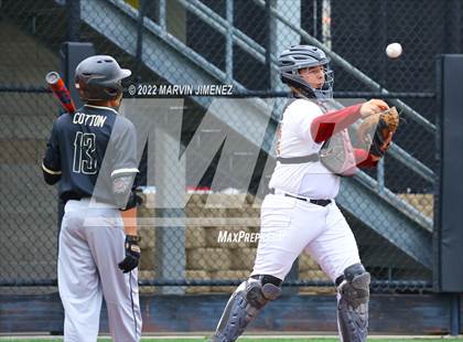 Thumbnail 2 in Oaks Christian vs Calabasas photogallery.