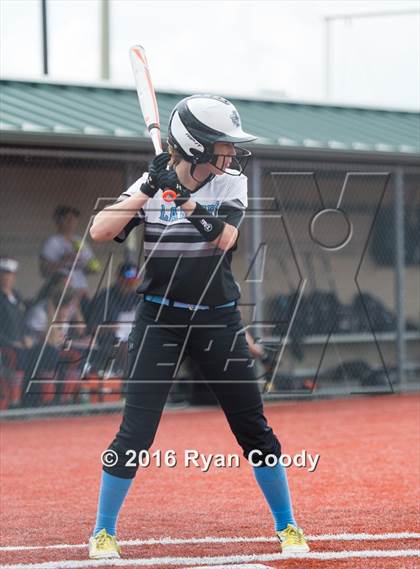Thumbnail 2 in East @ Olathe East photogallery.