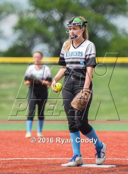 Thumbnail 2 in East @ Olathe East photogallery.