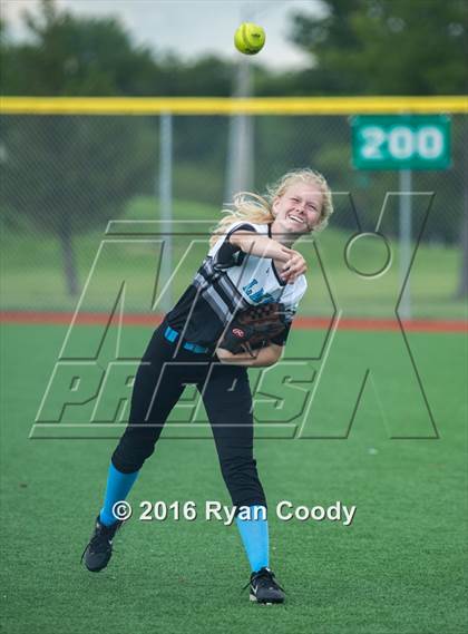 Thumbnail 3 in East @ Olathe East photogallery.