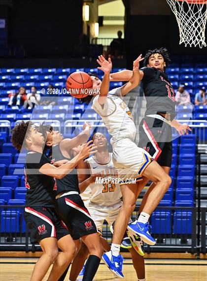 Thumbnail 3 in Klein vs Harker Heights (Houston Methodist Cy-Hoops Invitational) photogallery.