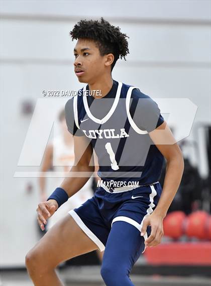 Thumbnail 3 in Loyola vs. Cathedral Catholic (Fr. Barry Christmas Classic) photogallery.