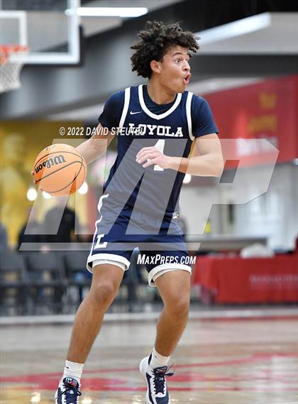 Thumbnail 1 in Loyola vs. Cathedral Catholic (Fr. Barry Christmas Classic) photogallery.