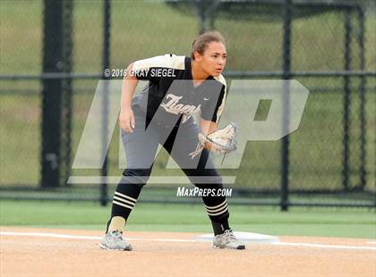 Thumbnail 1 in Deer Creek @ Broken Arrow photogallery.