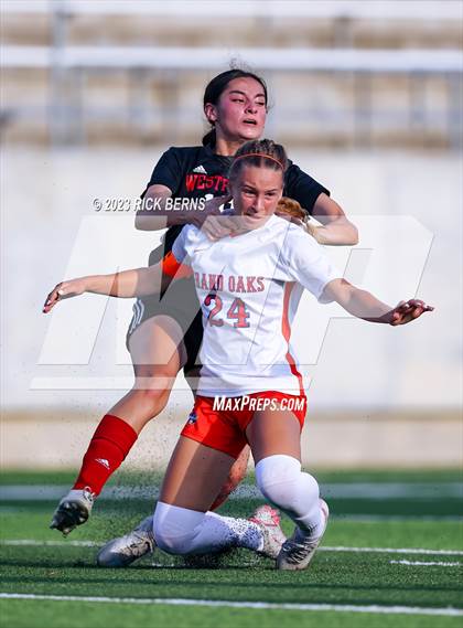Thumbnail 2 in Grand Oaks vs Westfield (UIL6A Region 2 Bi-District playoff) photogallery.