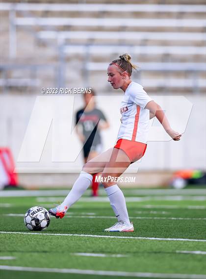 Thumbnail 2 in Grand Oaks vs Westfield (UIL6A Region 2 Bi-District playoff) photogallery.