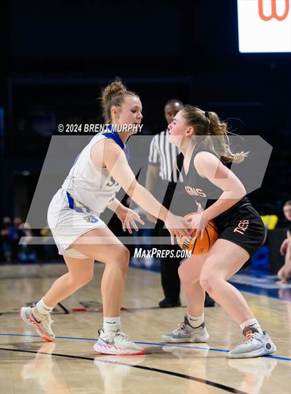 Thumbnail 1 in Wiggins vs. Simla (CHSAA 2A Third Place) photogallery.