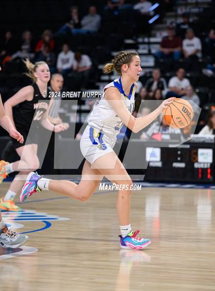 Thumbnail 2 in Wiggins vs. Simla (CHSAA 2A Third Place) photogallery.
