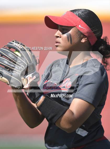 Thumbnail 3 in Mater Dei @ Orange Lutheran photogallery.