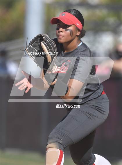 Thumbnail 3 in Mater Dei @ Orange Lutheran photogallery.