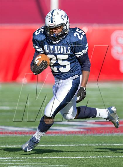 Thumbnail 2 in Lawrence vs. Huntington (Long Island Class III Final) photogallery.