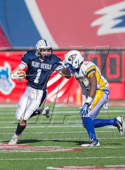 Thumbnail 3 in Lawrence vs. Huntington (Long Island Class III Final) photogallery.