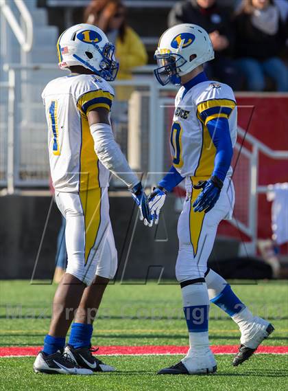 Thumbnail 1 in Lawrence vs. Huntington (Long Island Class III Final) photogallery.