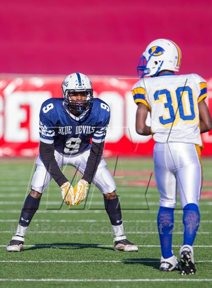 Thumbnail 3 in Lawrence vs. Huntington (Long Island Class III Final) photogallery.