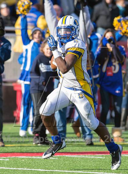 Thumbnail 3 in Lawrence vs. Huntington (Long Island Class III Final) photogallery.